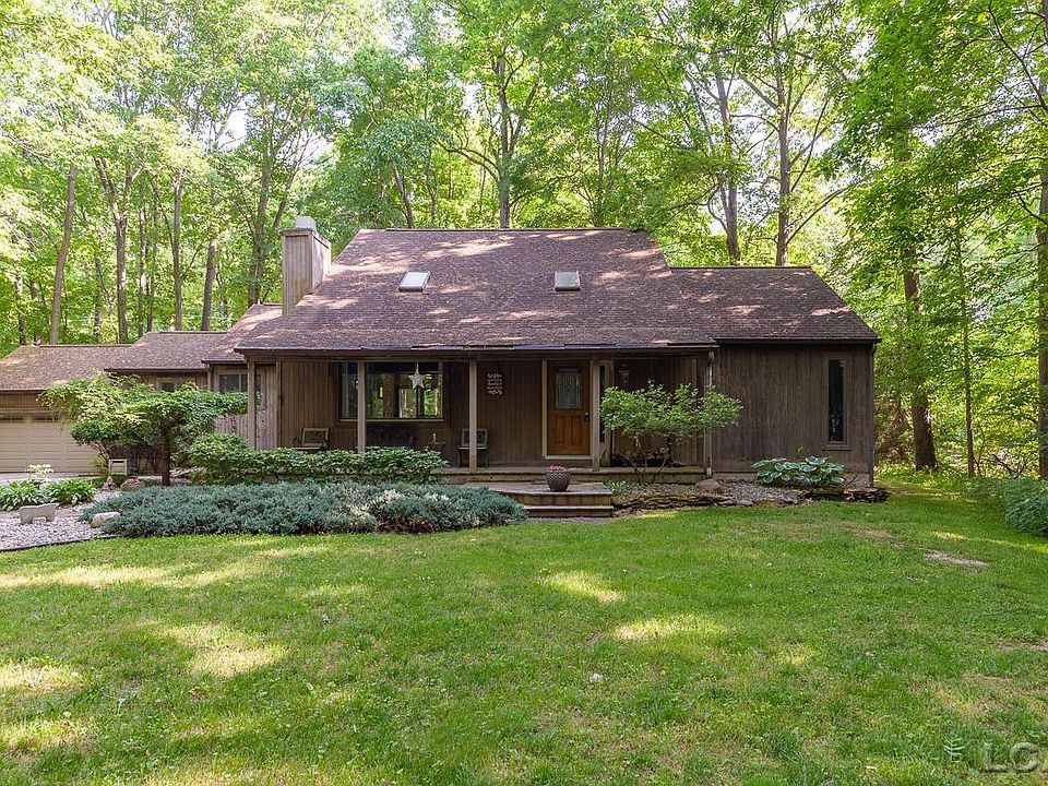 1st image of 106 Wildwood Cir