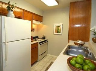 27343 Fahren Ct APT 204, Santa Clarita, CA 91387