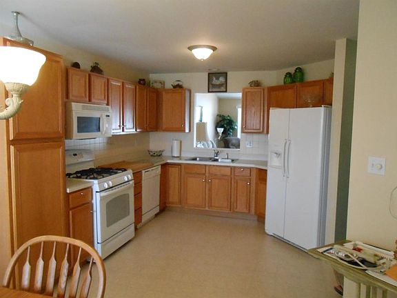 4th image of 1642 Golden Oak Dr