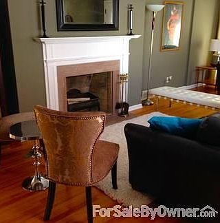 Living Room : Freshly painted with new window treatments