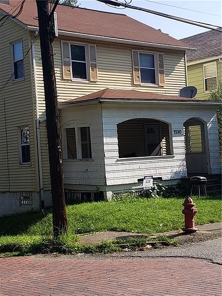 2nd image of 1230 Wade St
