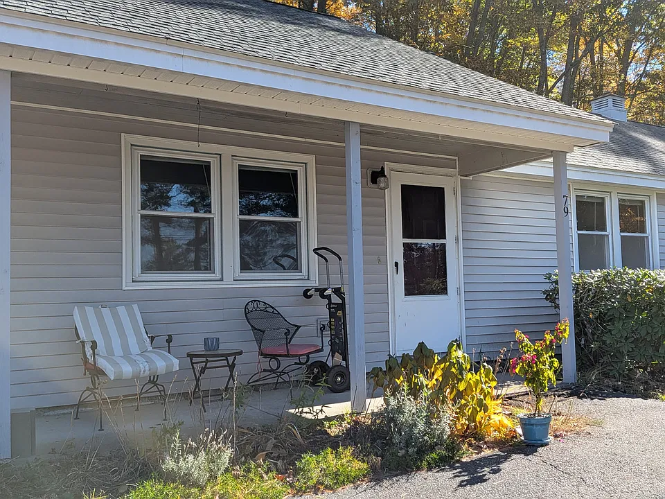 79 Woodland Hls