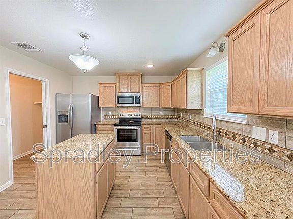 4th image of 826 Kacie Dr