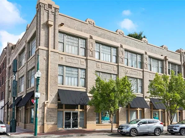 1000 Saint Charles Ave APT D, New Orleans, LA 70130