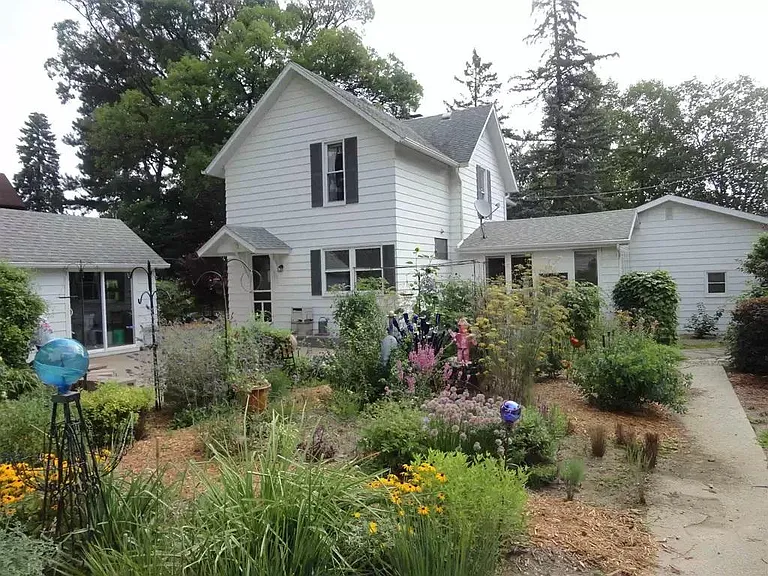 416 College St — Photo 5