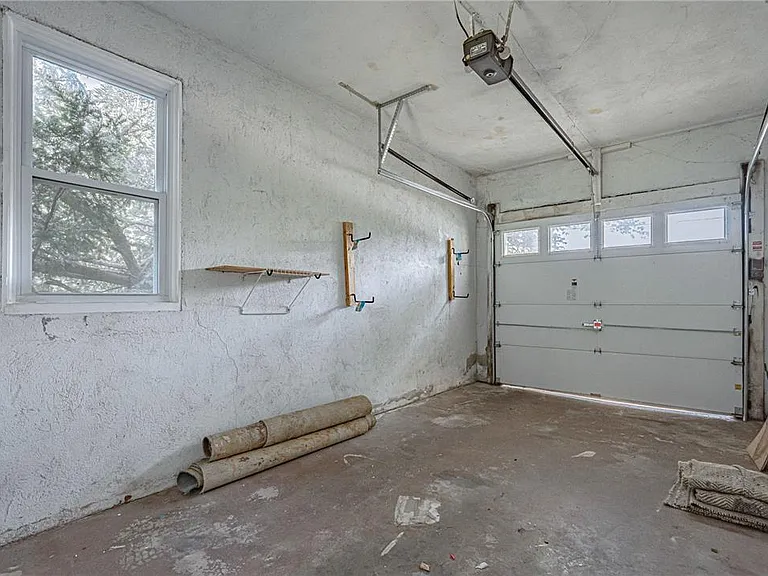 422 N 26th St — Photo 31