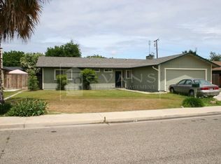 625 Moore Cir, Exeter, CA 93221