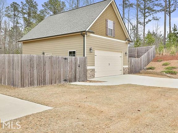 3rd image of 462 Northgate Preserve Dr