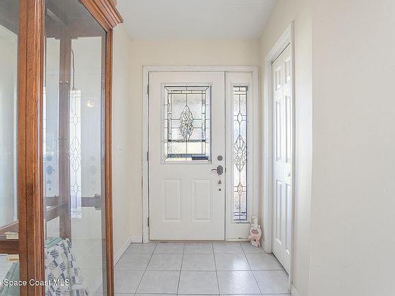 4th image of 970 Tahiti Ave SE