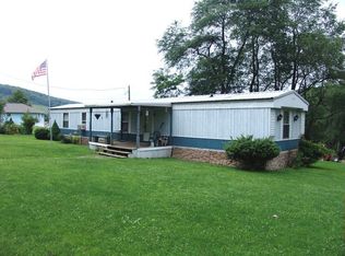 204 4th St, Terra Alta, WV 26764