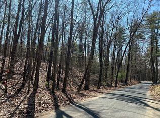 3 January Hills Rd, Amherst, MA 01002
