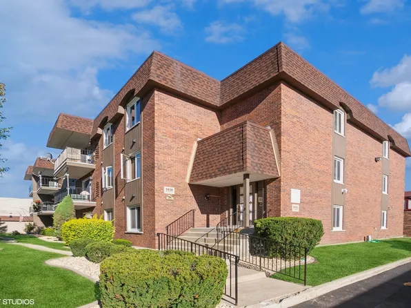 9450 Greenbriar Dr APT 2C2, Hickory Hills, IL 60457