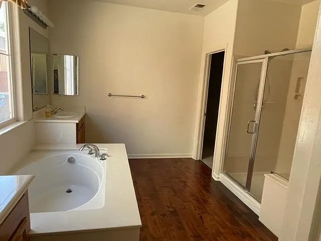 5005 Beach Wood Dr — Photo 14