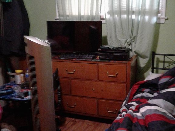 4th image of 1105 Holiday Ln APT 10