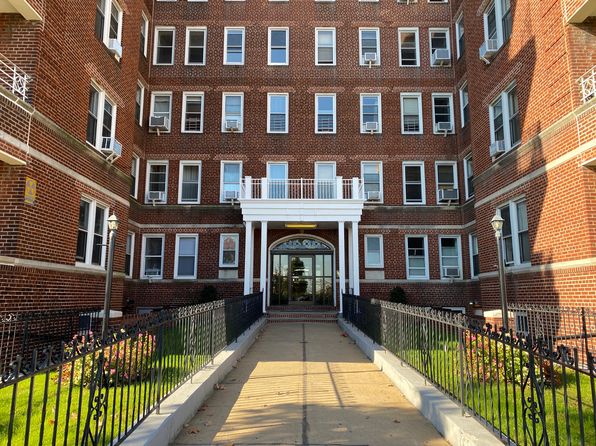 10 Shore Blvd APT 3D