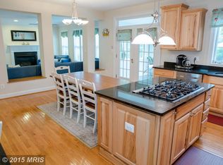 102 Hillier St, Falls Church, VA 22046
