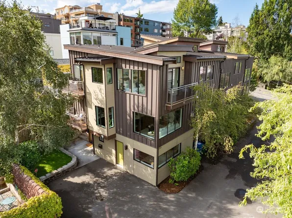 2315 W Crockett Street, Seattle, WA 98199