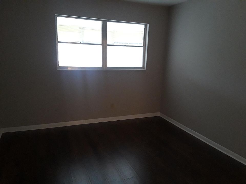 1st image of 911 Washington Ave APT 310