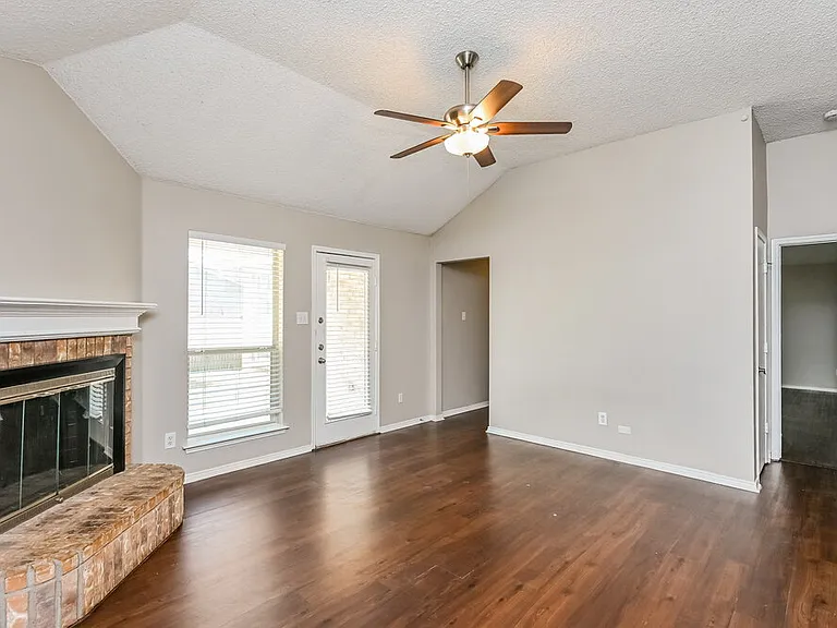 4553 Wheatland Dr — Photo 5