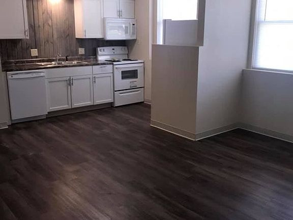 5th image of 303 Melody Ln #3