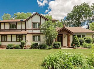 25493 Halburton Rd, Beachwood, OH 44122