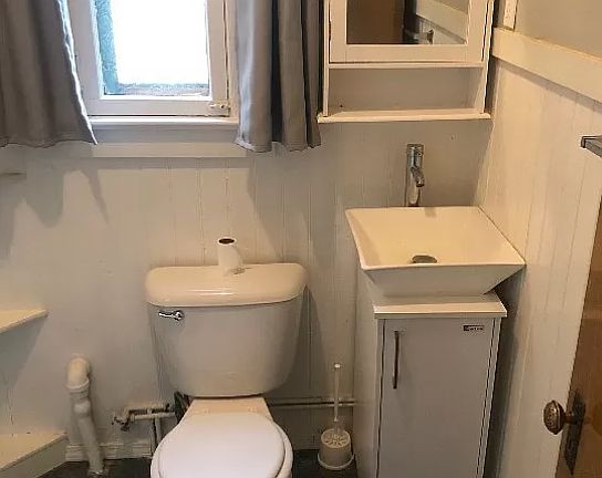 4th image of 1009 W Diamond St