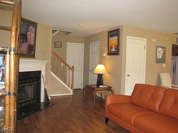 4th image of 50 Pine St #C700d-7004