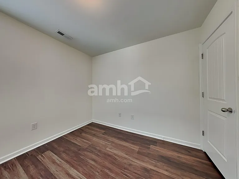 913 Bridlemine Dr — Photo 14