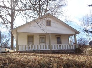 2216 Center Dr, Saint Joseph, MO 64503