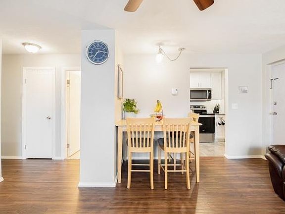 2nd image of 297 Main St APT 5
