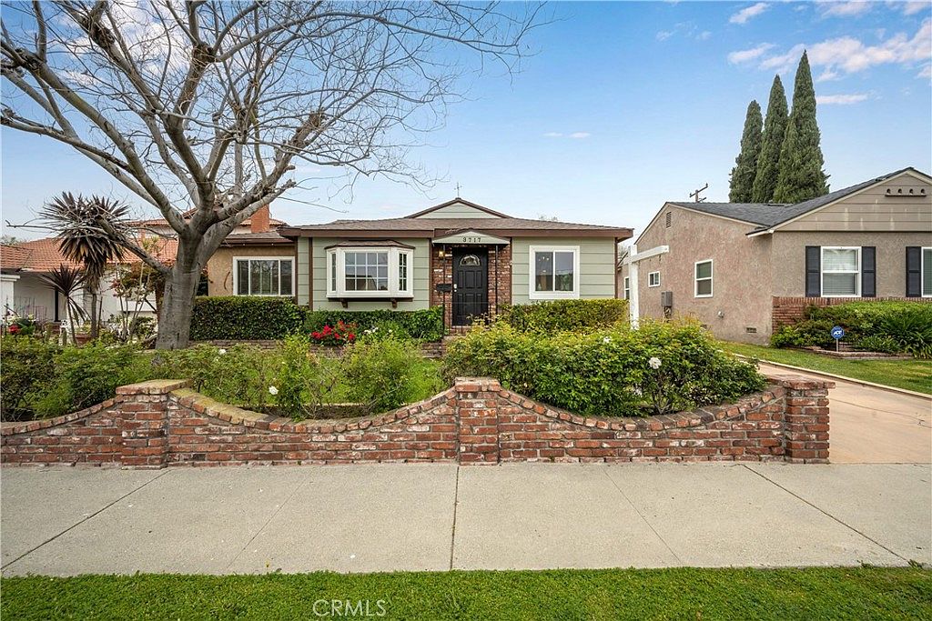 3717 Iroquois Ave, Long Beach, CA 90808 | Zillow