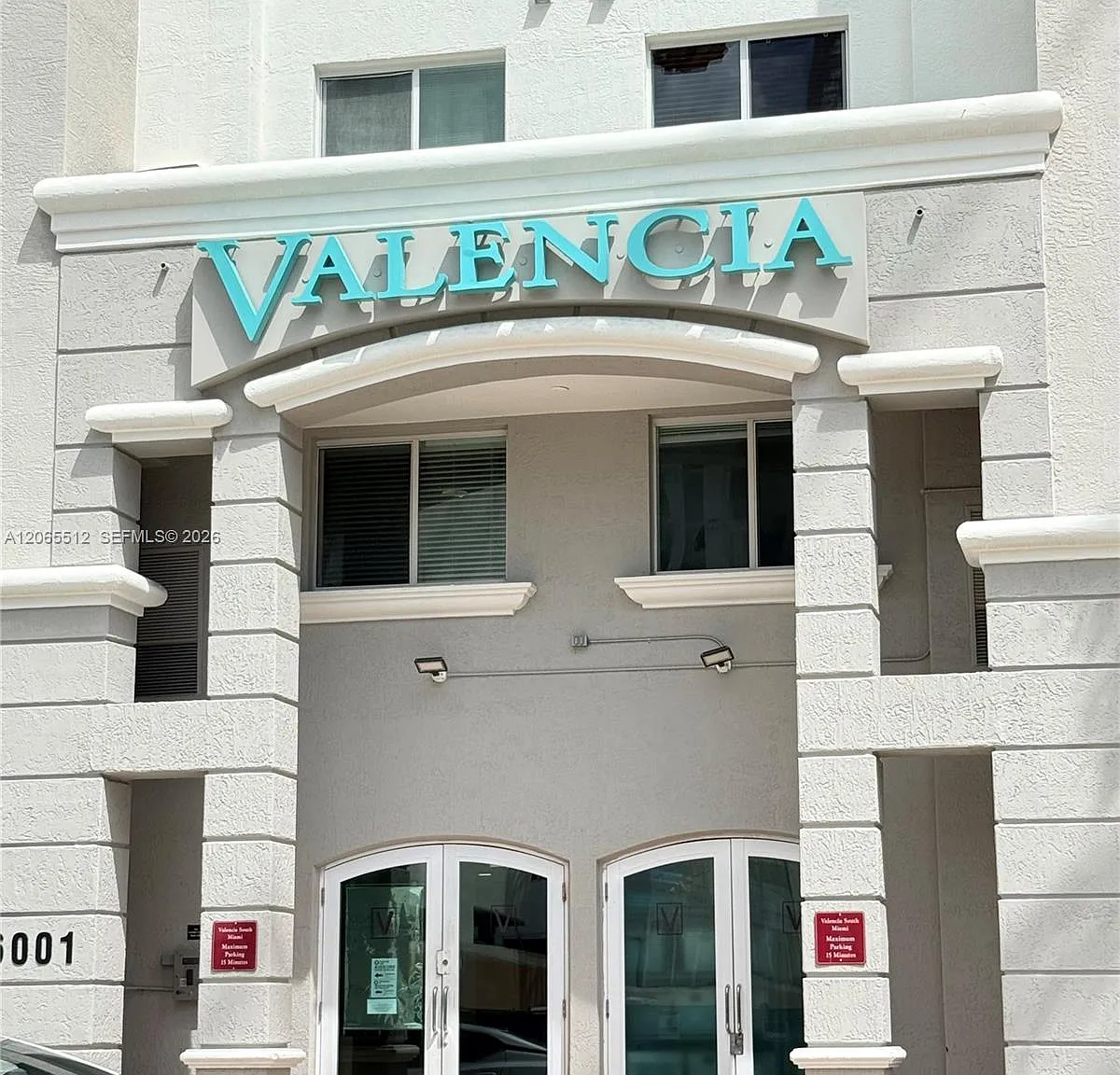 Valencia Condo — Photo 3