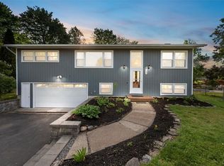 7273 Hollywood Cir, Liverpool, NY 13088