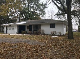 2410 Merrill St, Sterling, IL 61081