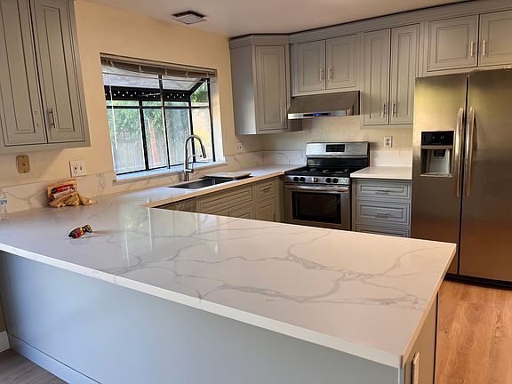 2nd image of 242 Honeydew Dr