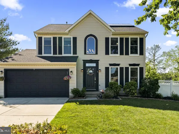 5 Elsworth Dr, Sicklerville, NJ 08081