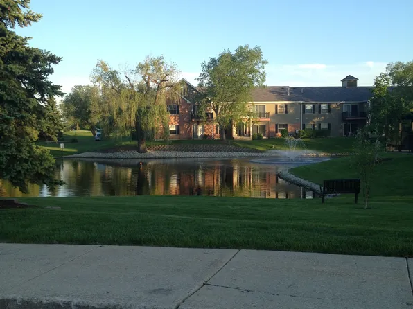1573 Raymond Dr APT 202, Naperville, IL 60563