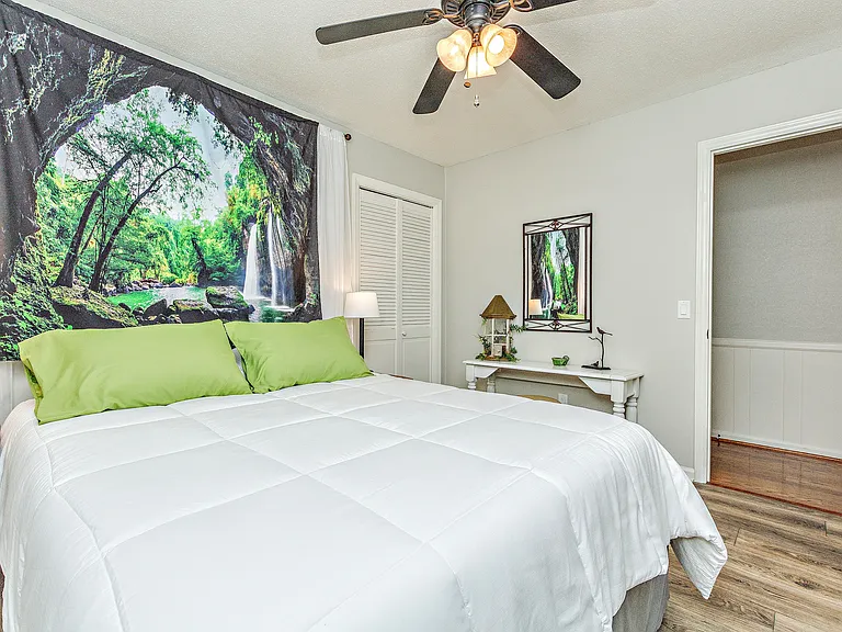 Queen Bedroom with waterfall tapestry