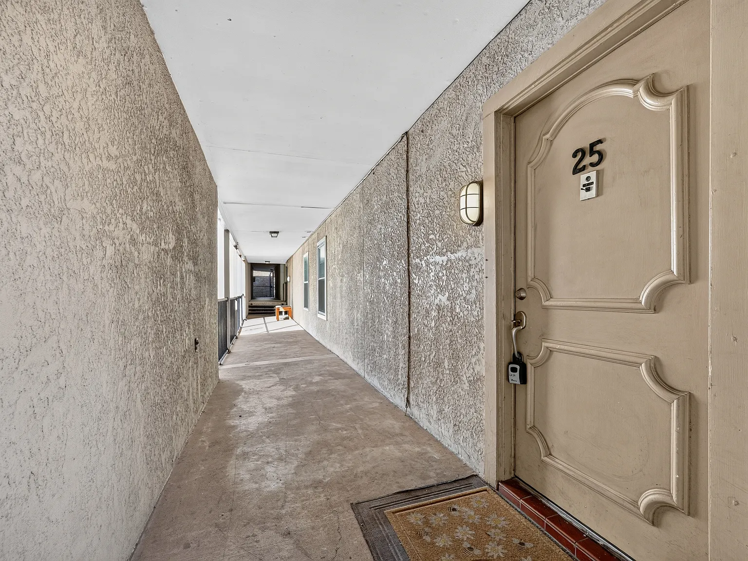 2 bed, 1005 sqft, $1,650 — Photo 3