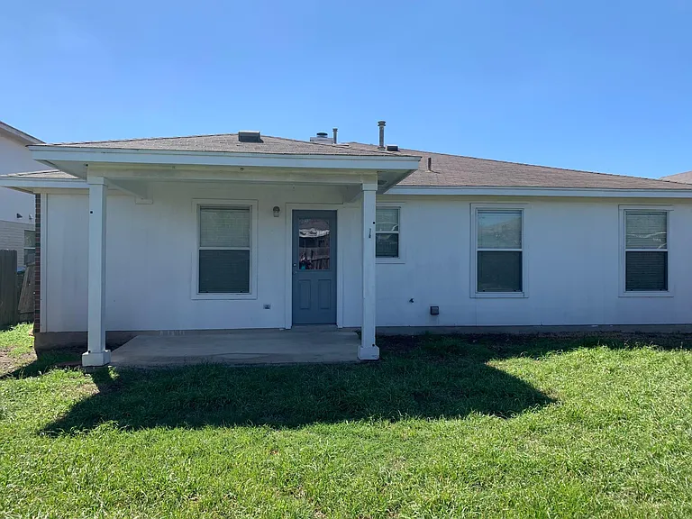 509 Golden Gate Dr — Photo 16