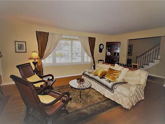 4th image of 4869 Pembroke Dr