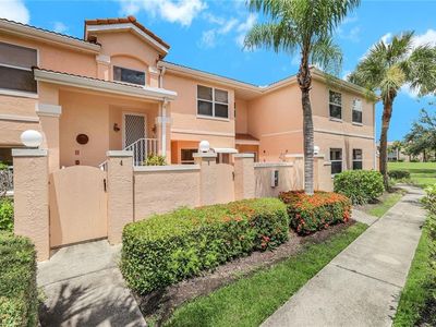 576 Woodshire LN #F3, Naples, FL, 34105