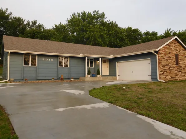 5018 NW Pueblo Ct, Topeka, KS 66618