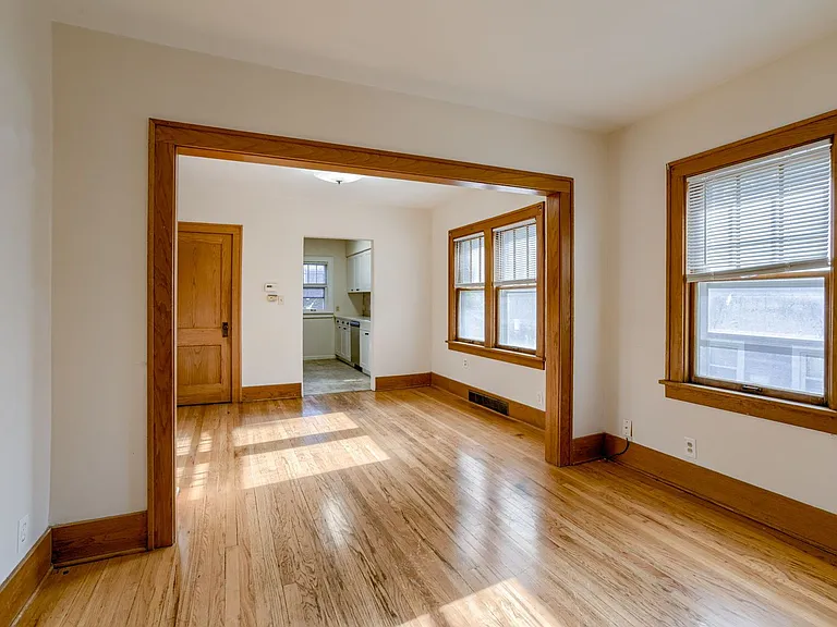 5540 Pine St — Photo 7