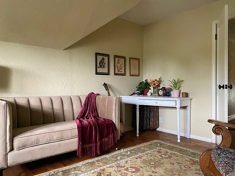 Room that's available for rent