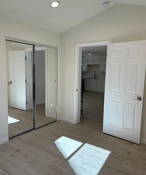 5051 Enfield Ave — Photo 10