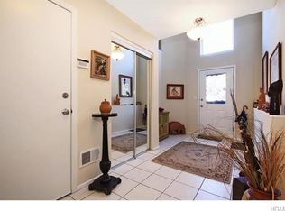 8 Oxford Ct #11, Nanuet, NY 10954