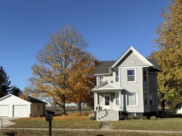 516 S Peoria St, Bradford, IL 61421