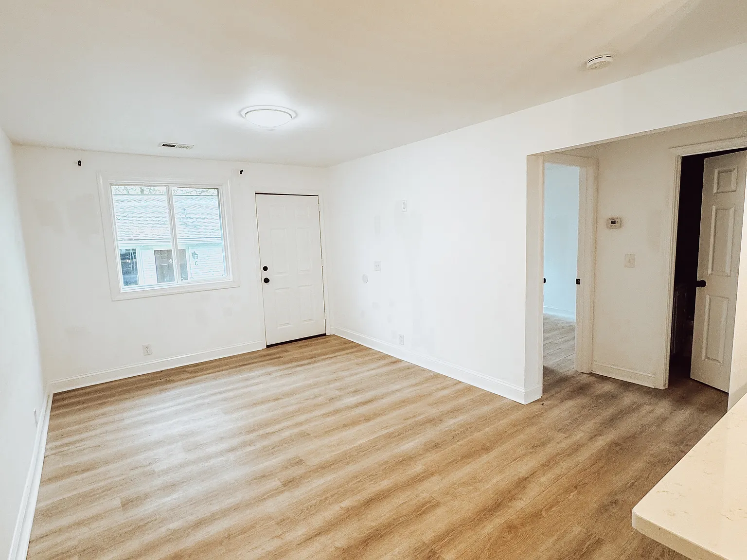 416 Mallory Street - C — Photo 4