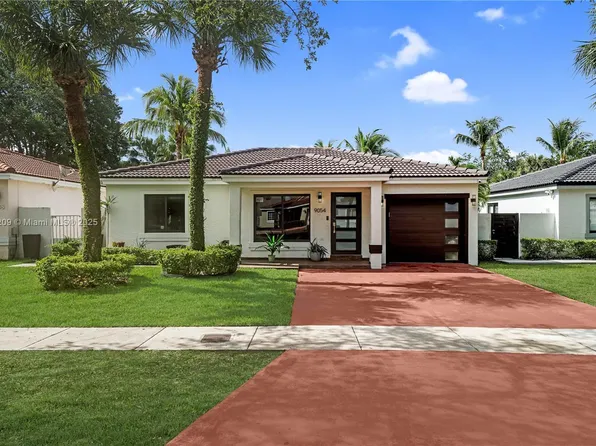 9054 NW 193rd Ter, Hialeah, FL 33018